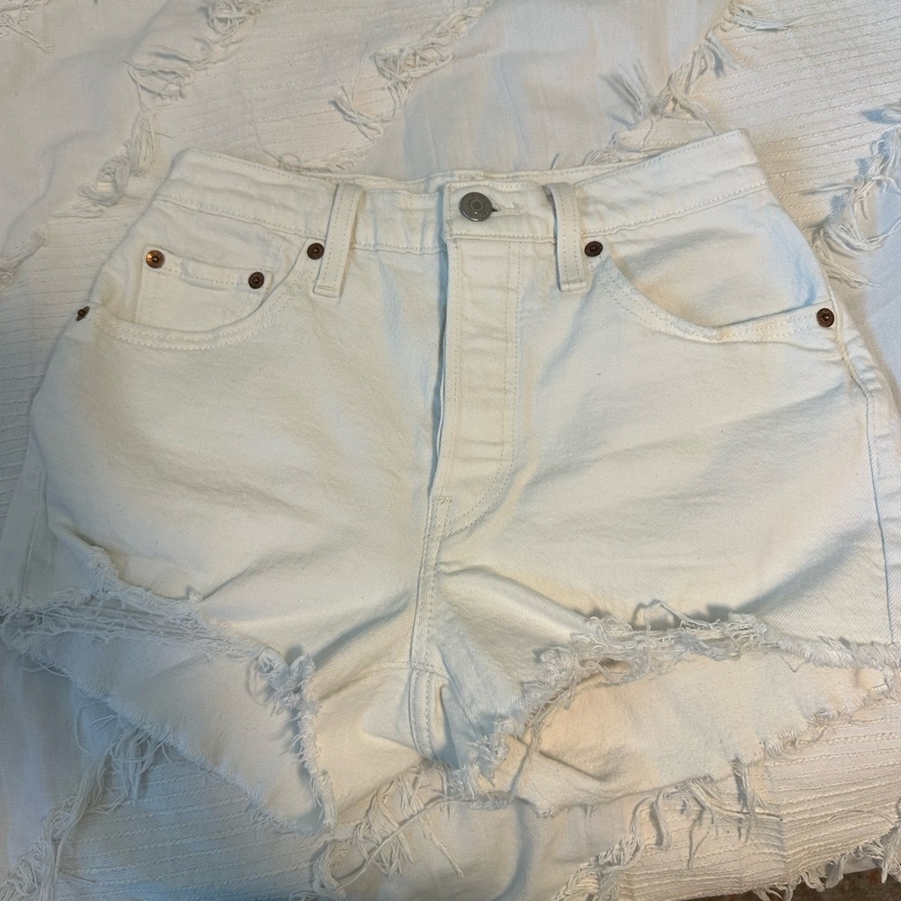Original Levi 501 white denim jean shorts. Waist 25.